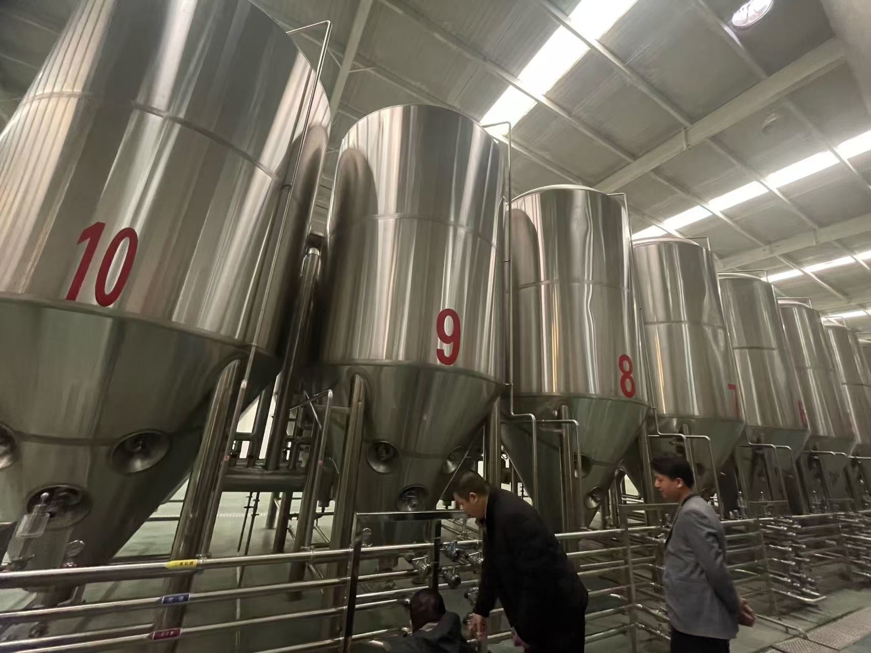 泽库精酿啤酒设备厂—平面布置、设备设计、制造、调试、培训等一条龙服务