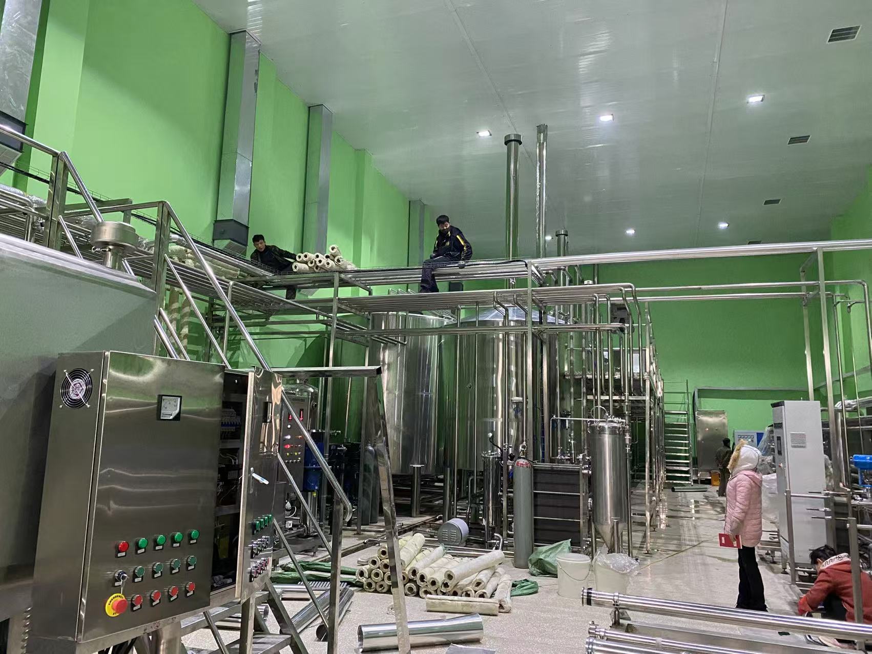 泽库精酿啤酒设备厂—精酿啤酒设备制造:传承工艺与创新科技的交融